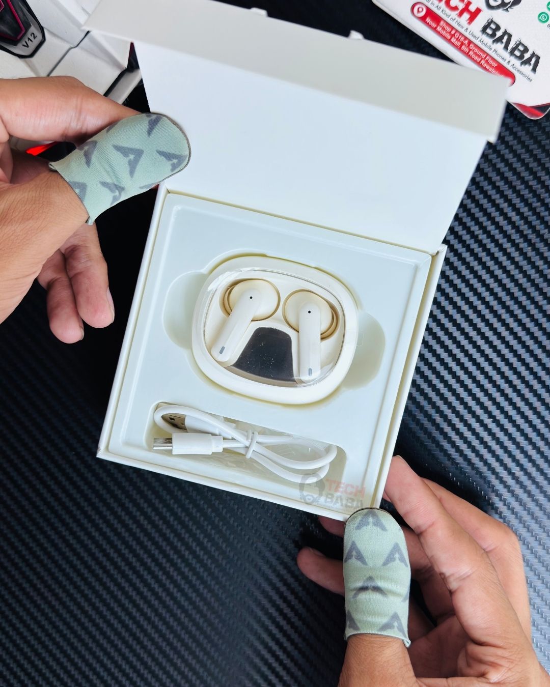 Toocki HE-068A Gaming Earbuds Box components 